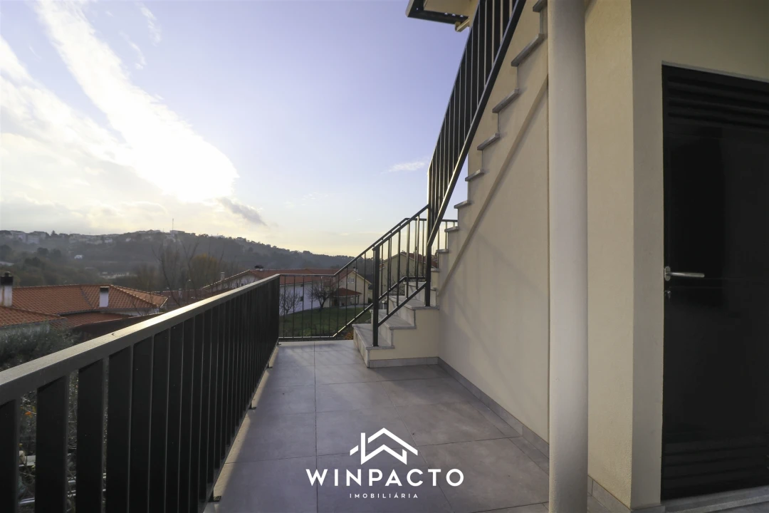 Moradia T4 para Venda em Seia, São Romão e Lapa dos Dinheiros Foto 6