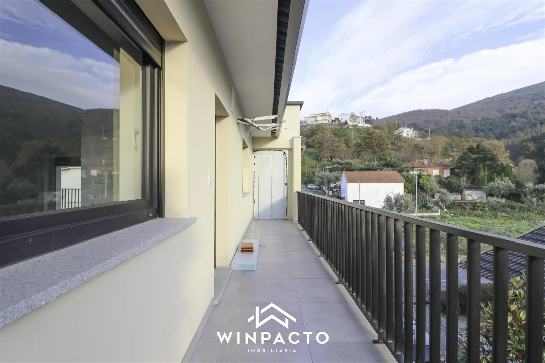 Moradia T4 para Venda em Seia, São Romão e Lapa dos Dinheiros Foto 7