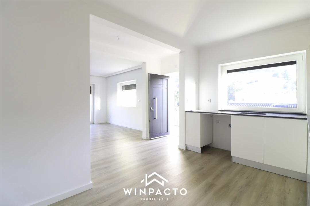 Moradia T4 para Venda em Seia, São Romão e Lapa dos Dinheiros Foto 14