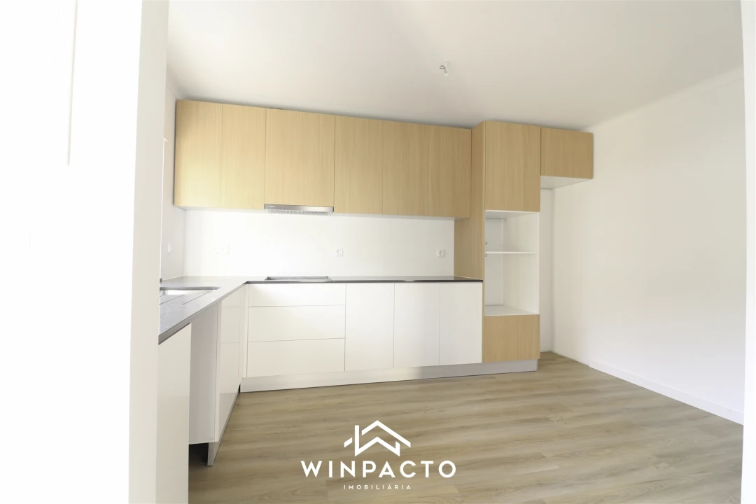 Moradia T4 para Venda em Seia, São Romão e Lapa dos Dinheiros Foto 11