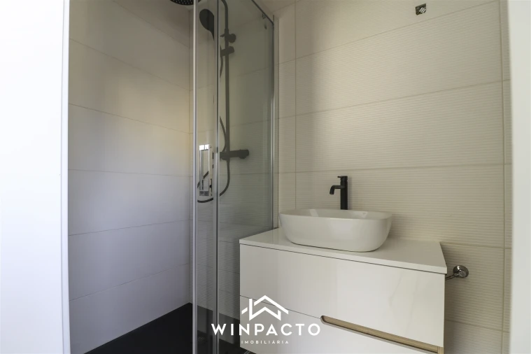 Moradia T4 para Venda em Seia, São Romão e Lapa dos Dinheiros Foto 28