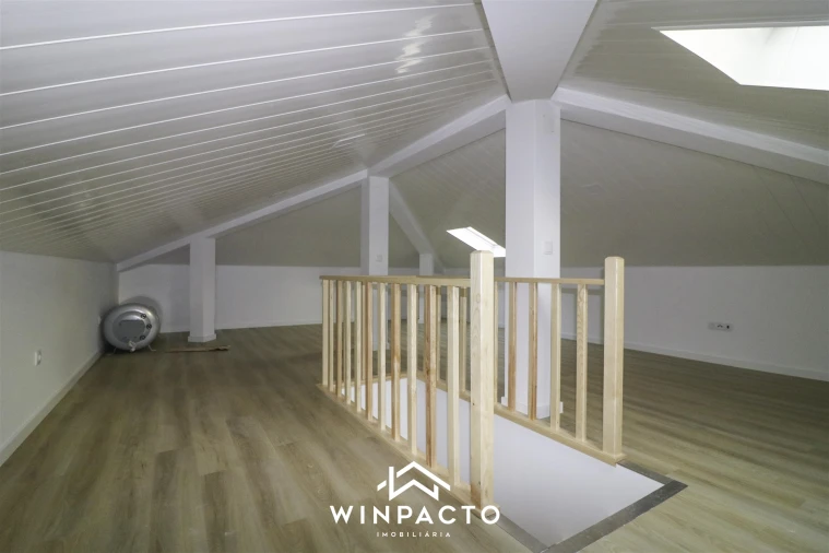 Moradia T4 para Venda em Seia, São Romão e Lapa dos Dinheiros Foto 36