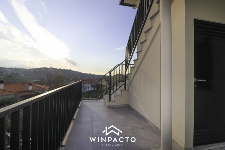 Moradia T4 para Venda em Seia, São Romão e Lapa dos Dinheiros Foto 6