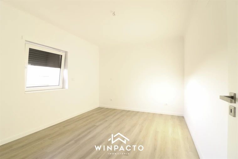 Moradia T4 para Venda em Seia, São Romão e Lapa dos Dinheiros Foto 23