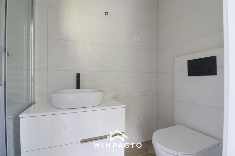 Moradia T4 para Venda em Seia, São Romão e Lapa dos Dinheiros Foto 27