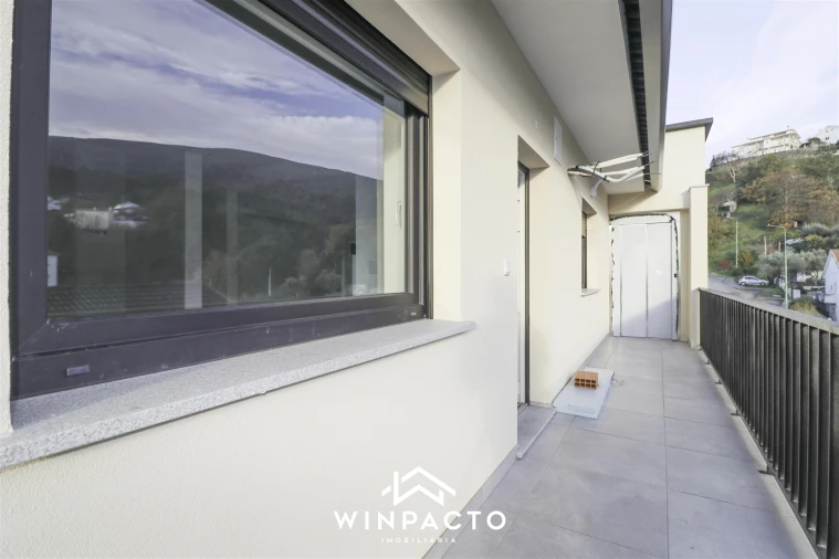 Moradia T4 para Venda em Seia, São Romão e Lapa dos Dinheiros Foto 8