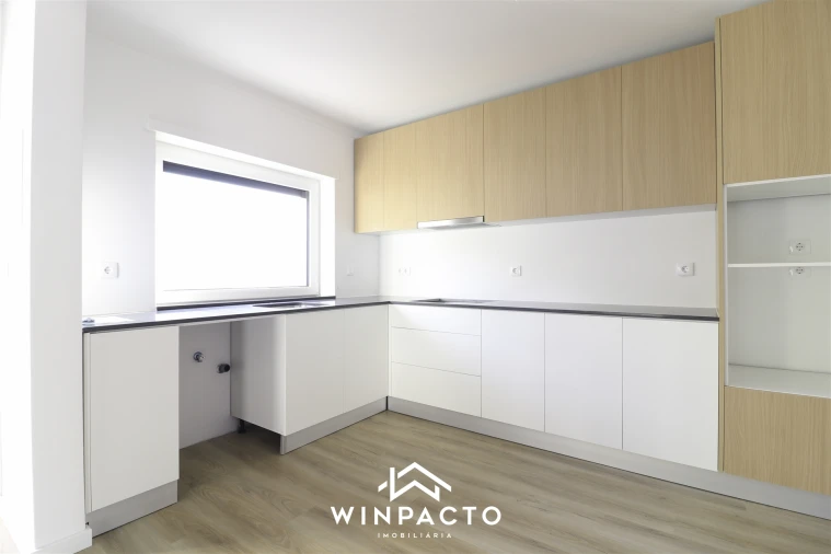 Moradia T4 para Venda em Seia, São Romão e Lapa dos Dinheiros Foto 13