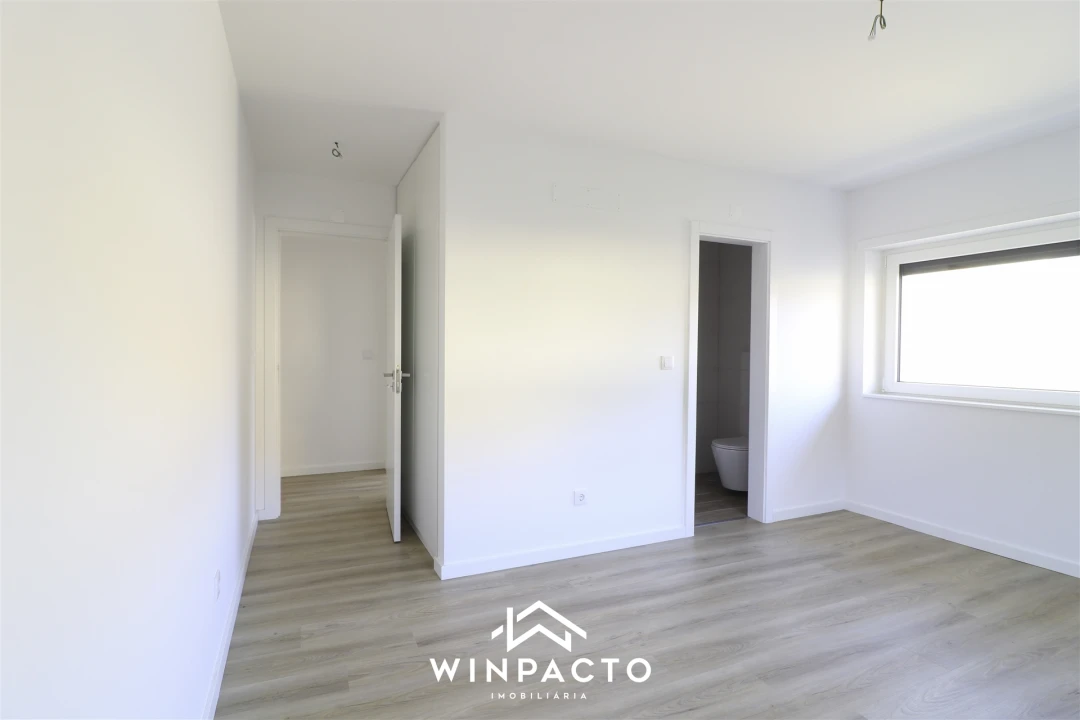 Moradia T4 para Venda em Seia, São Romão e Lapa dos Dinheiros Foto 26