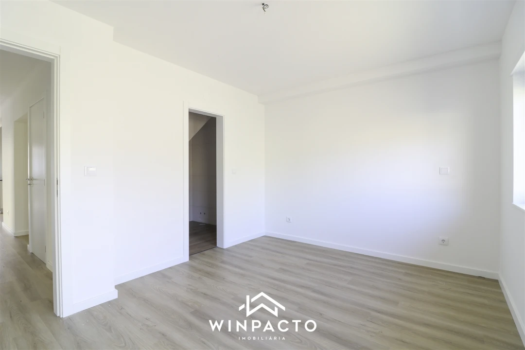 Moradia T4 para Venda em Seia, São Romão e Lapa dos Dinheiros Foto 30