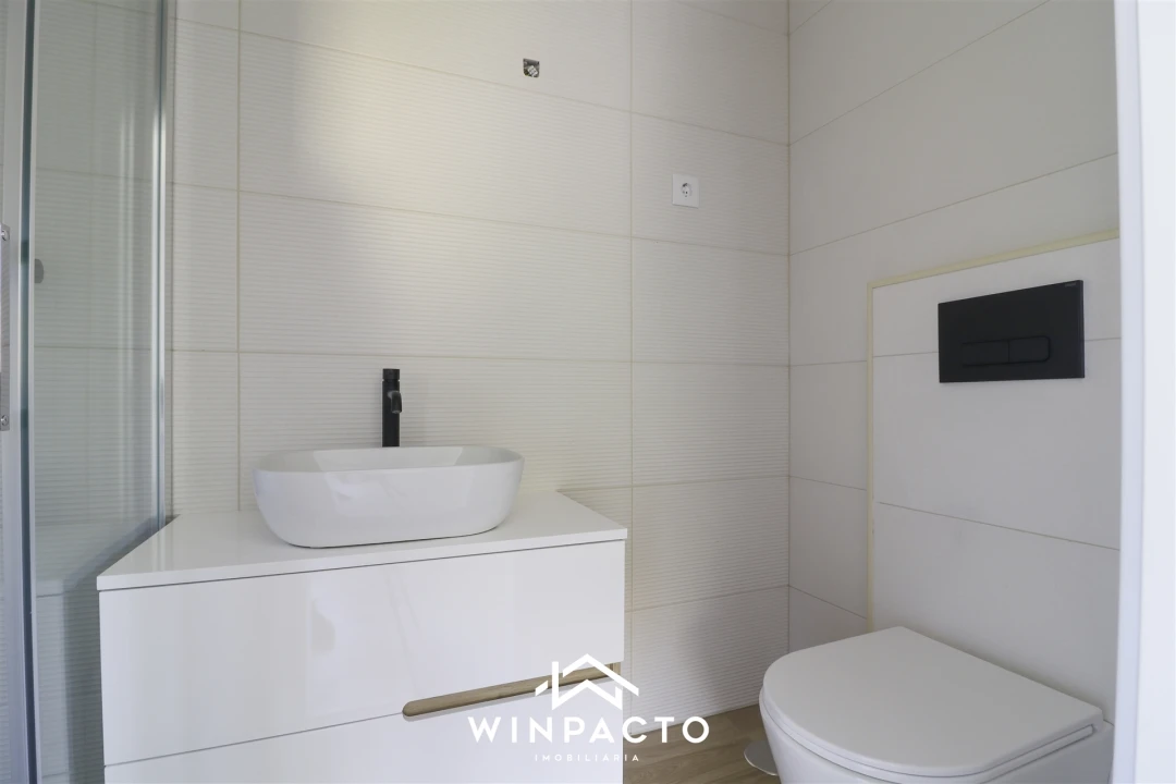 Moradia T4 para Venda em Seia, São Romão e Lapa dos Dinheiros Foto 27