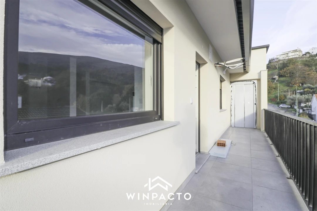 Moradia T4 para Venda em Seia, São Romão e Lapa dos Dinheiros Foto 8