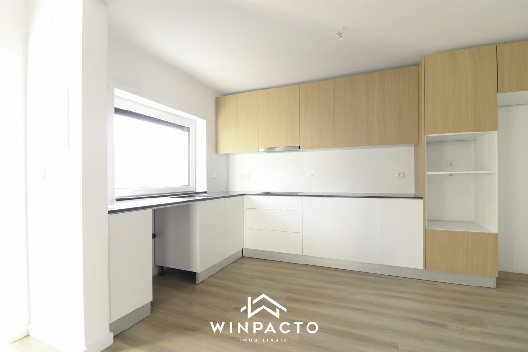 Moradia T4 para Venda em Seia, São Romão e Lapa dos Dinheiros Foto 12