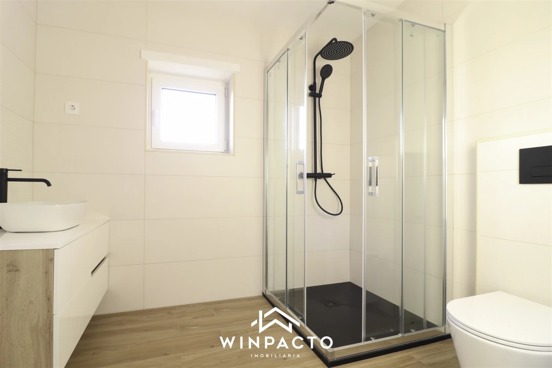 Moradia T4 para Venda em Seia, São Romão e Lapa dos Dinheiros Foto 22