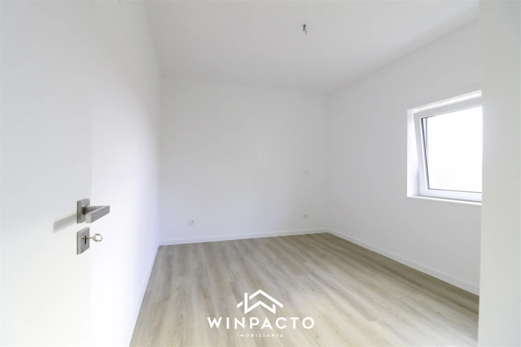 Moradia T2 para Venda em Seia, São Romão e Lapa dos Dinheiros Foto 13