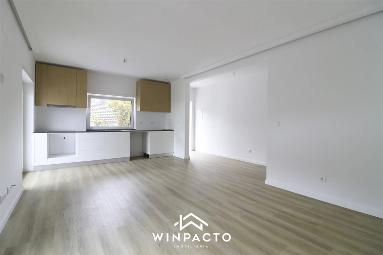 Moradia T2 para Venda em Seia, São Romão e Lapa dos Dinheiros Foto 8