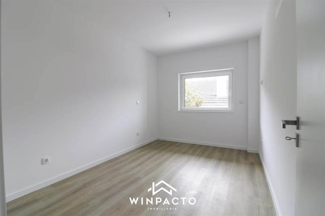 Moradia T2 para Venda em Seia, São Romão e Lapa dos Dinheiros Foto 11