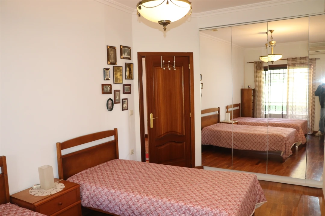 Moradia T5 para Venda em Raimonda Foto 30