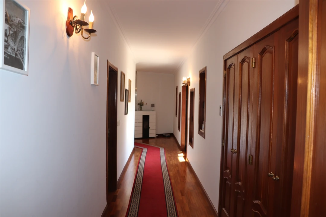 Moradia T5 para Venda em Raimonda Foto 18