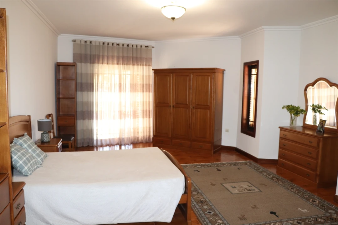 Moradia T5 para Venda em Raimonda Foto 19