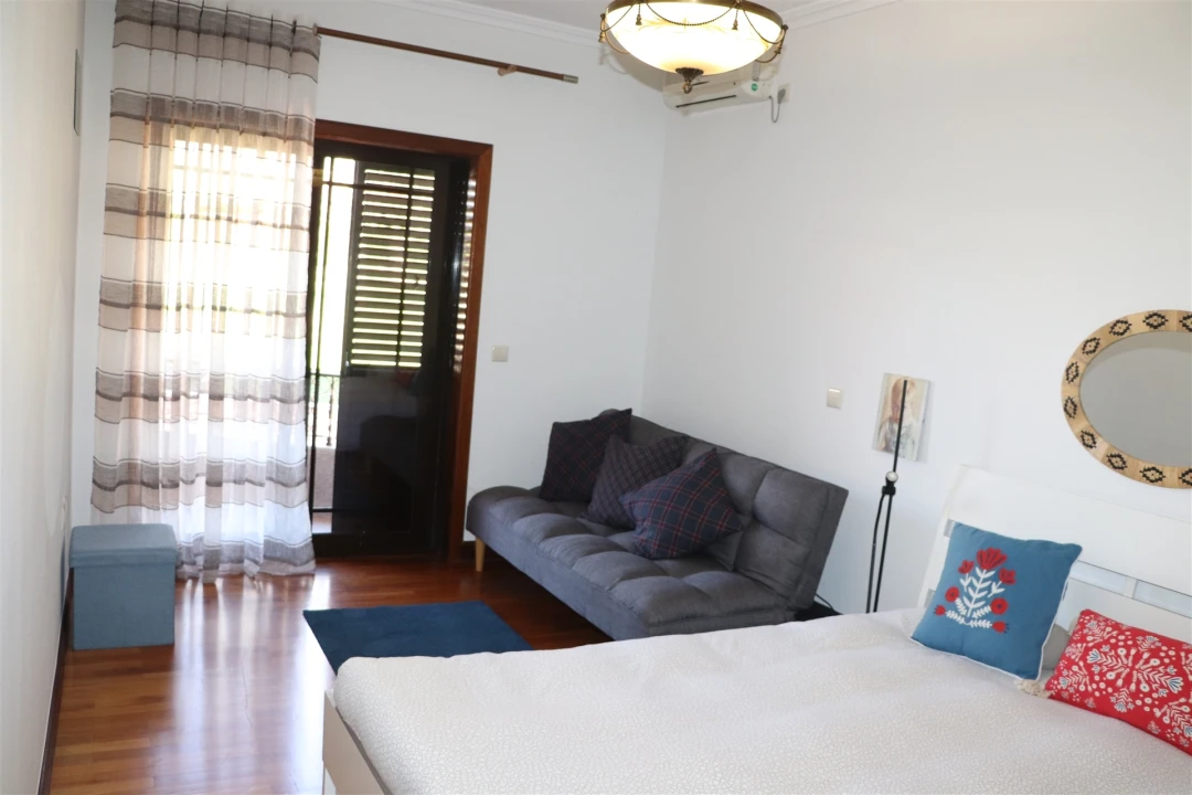 Moradia T5 para Venda em Raimonda Foto 35