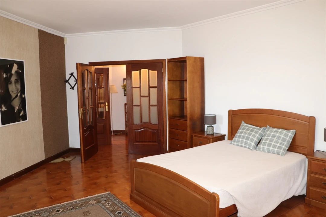 Moradia T5 para Venda em Raimonda Foto 21