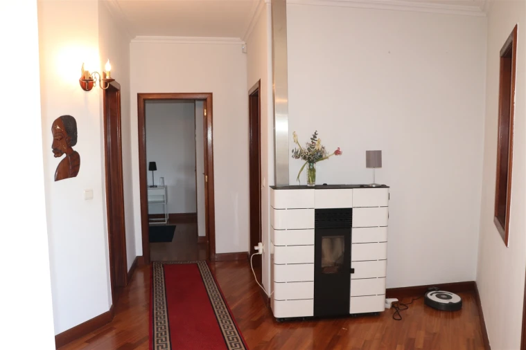 Moradia T5 para Venda em Raimonda Foto 28