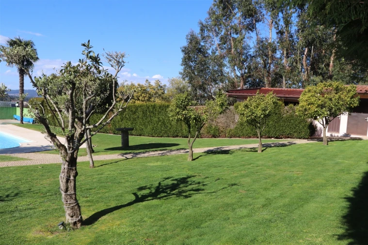 Moradia T5 para Venda em Raimonda Foto 48