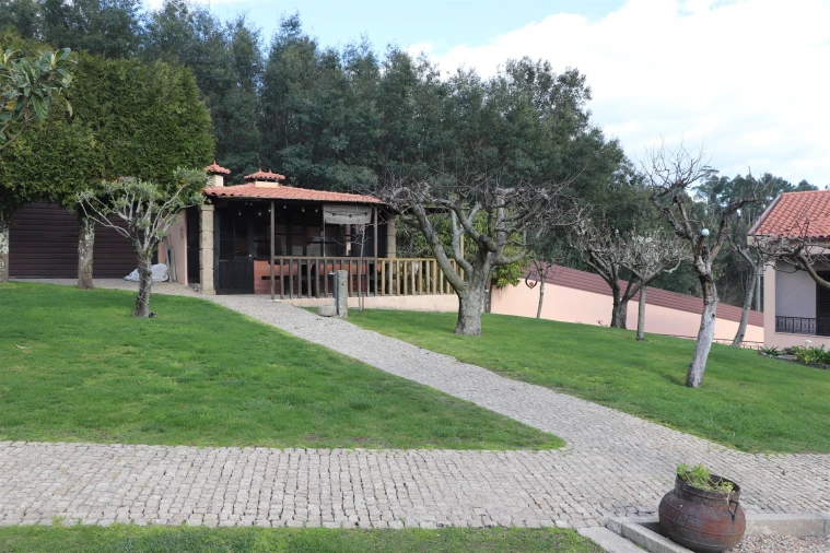 Moradia T5 para Venda em Raimonda Foto 49