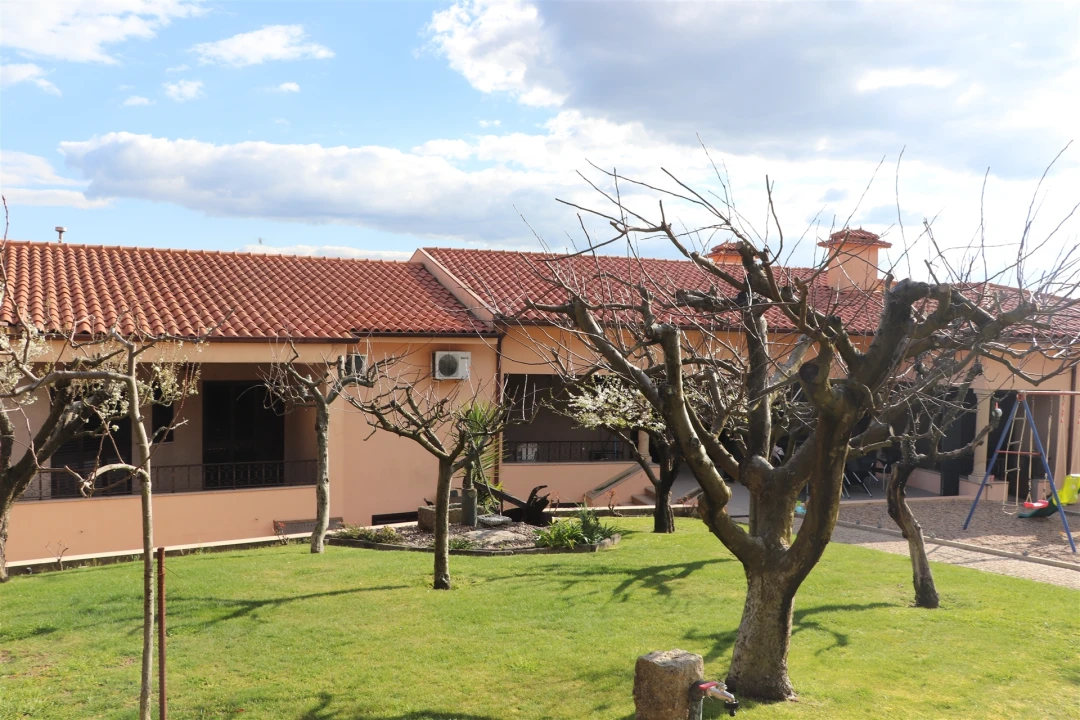 Moradia T5 para Venda em Raimonda Foto 59