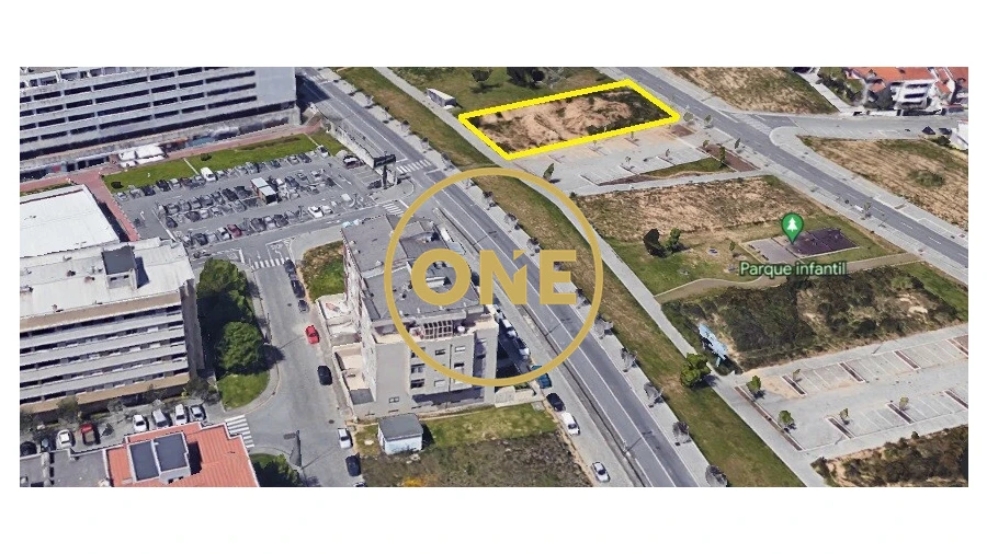 Terreno para Venda em Cidade da Maia Foto 5