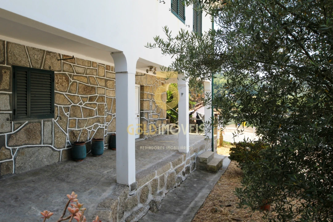 Moradia T0 para Venda em Alpendorada, Várzea e Torrão Foto 3