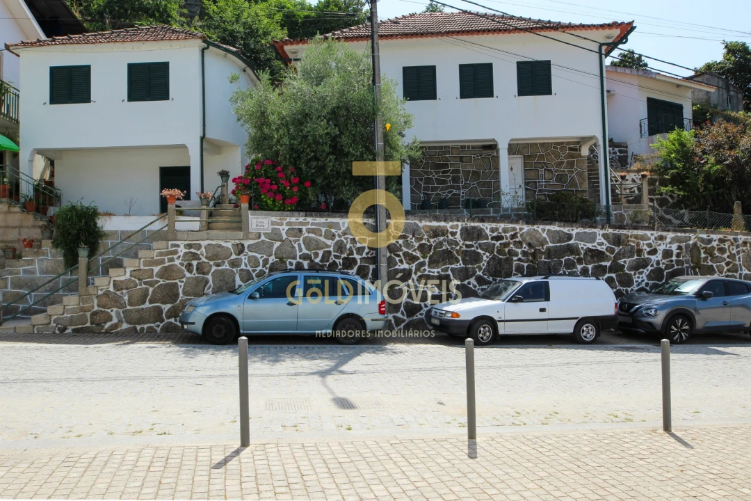 Moradia T0 para Venda em Alpendorada, Várzea e Torrão Foto 1