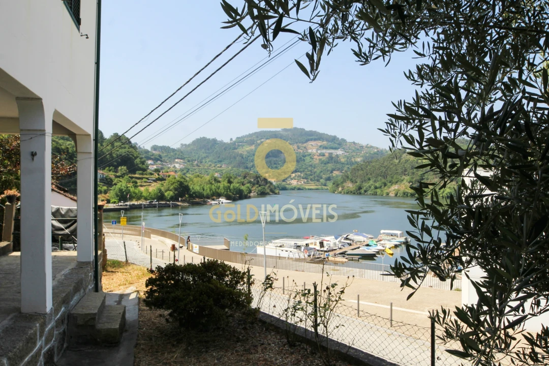 Moradia T0 para Venda em Alpendorada, Várzea e Torrão Foto 4