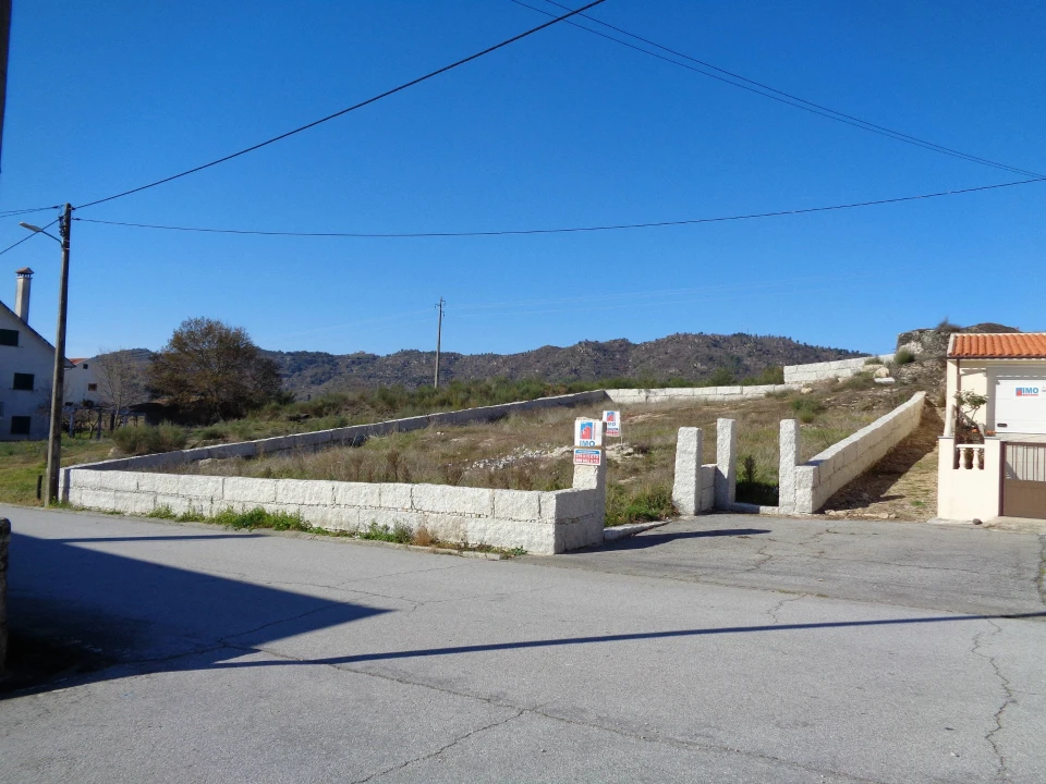 Terreno para Venda em Belmonte e Colmeal da Torre Foto 2