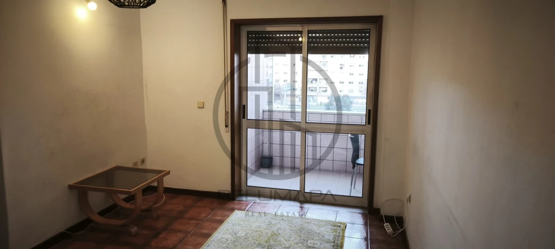 Apartamento T2 para Arrendamento em Braga (Maximinos, Sé e Cividade) Foto 2
