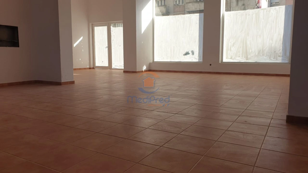 Loja para Venda em Alto do Seixalinho, Santo André e Verderena Foto 1