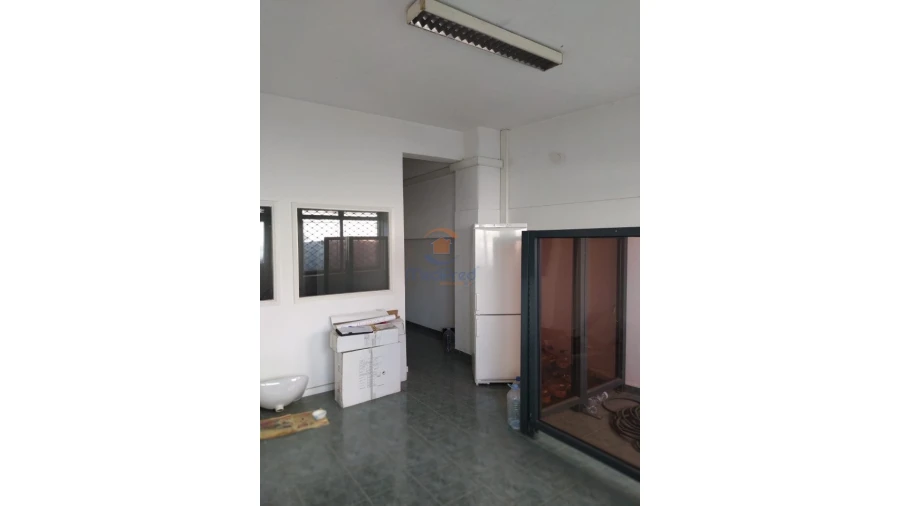 Armazém para Venda em Póvoa de Santo Adrião e Olival Basto Foto 9