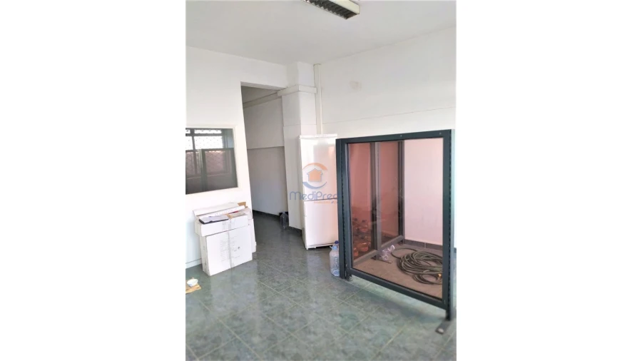 Armazém para Venda em Póvoa de Santo Adrião e Olival Basto Foto 10