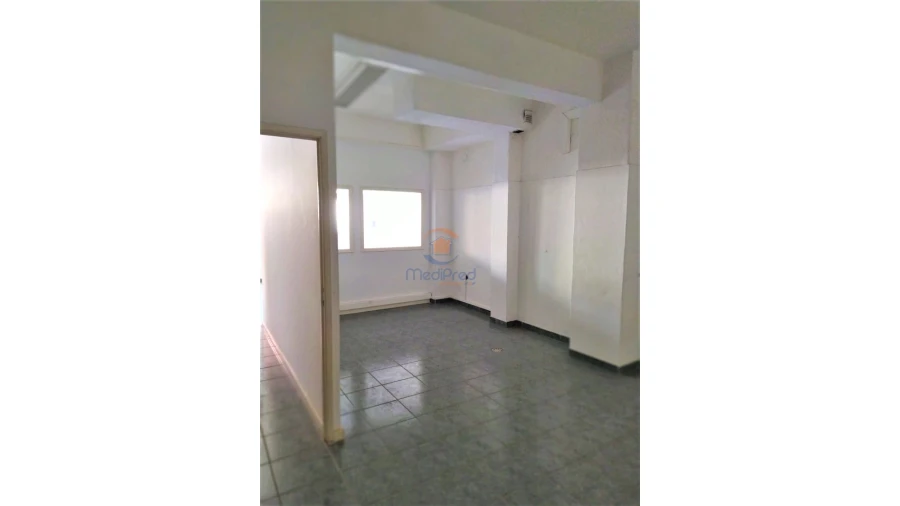 Armazém para Venda em Póvoa de Santo Adrião e Olival Basto Foto 11