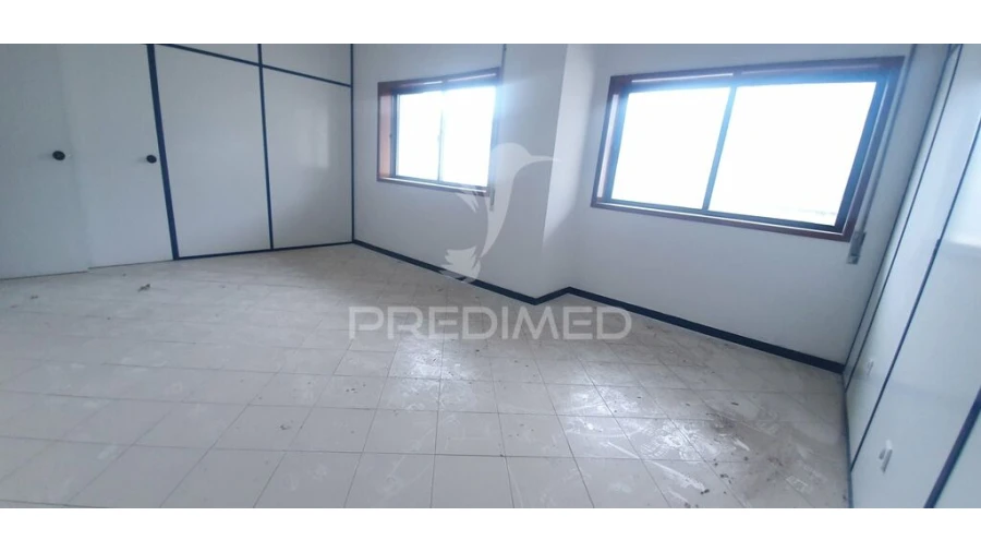 Loja para Venda em Rebordosa Foto 12