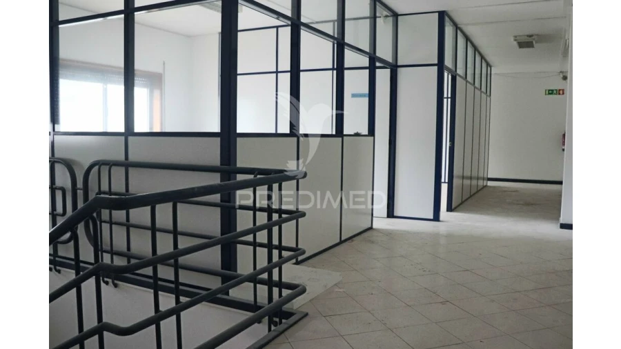 Loja para Venda em Rebordosa Foto 6