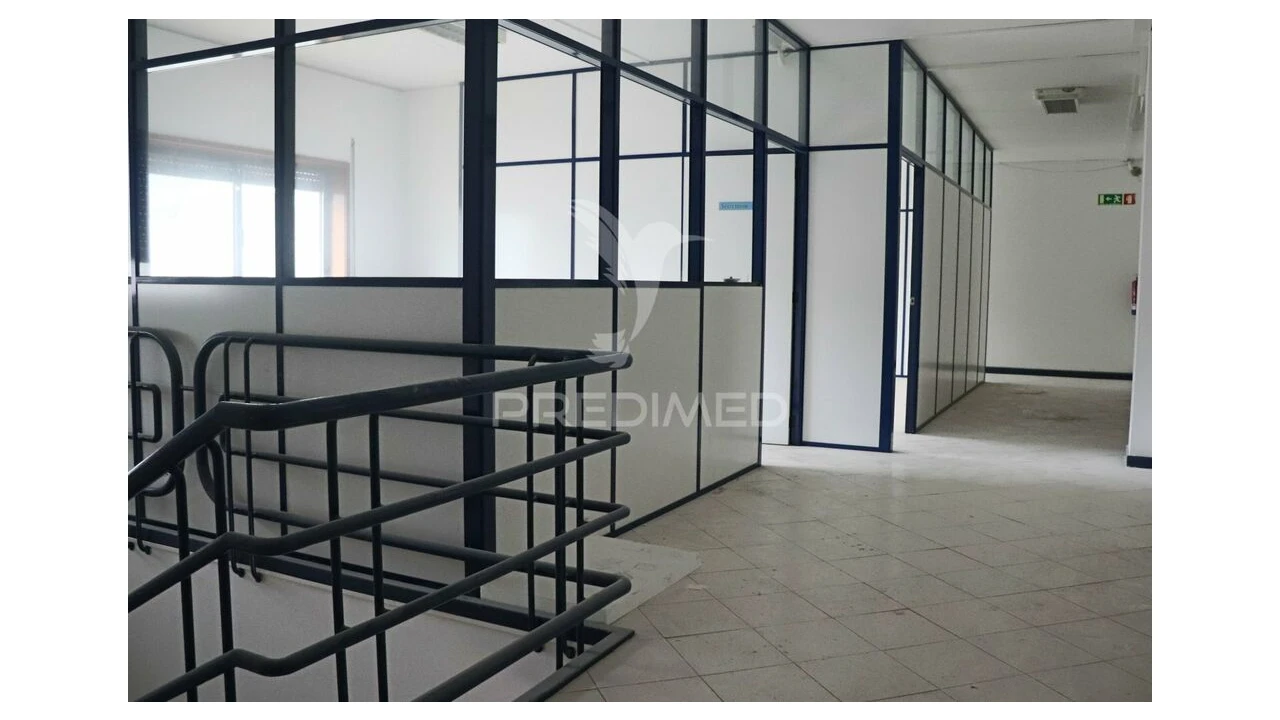 Loja para Venda em Rebordosa Foto 6