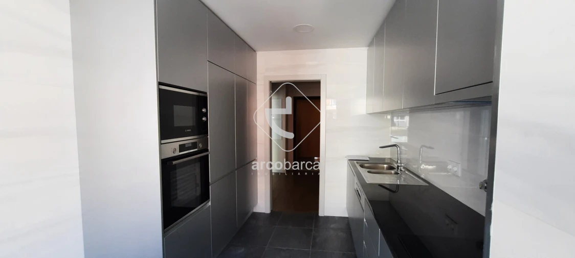 Apartamento T2 para Venda em Cedofeita, Santo Ildefonso, Sé, Miragaia, São Nicolau e Vitória Foto 3