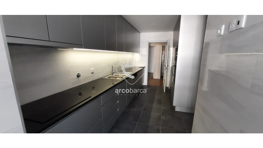 Apartamento T3 para Venda em Cedofeita, Santo Ildefonso, Sé, Miragaia, São Nicolau e Vitória Foto 4