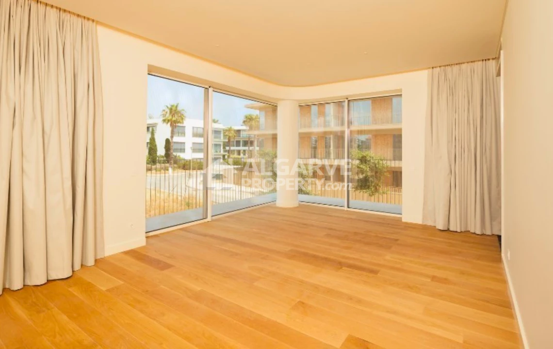 Apartamento T3 para Venda em Quarteira Foto 2