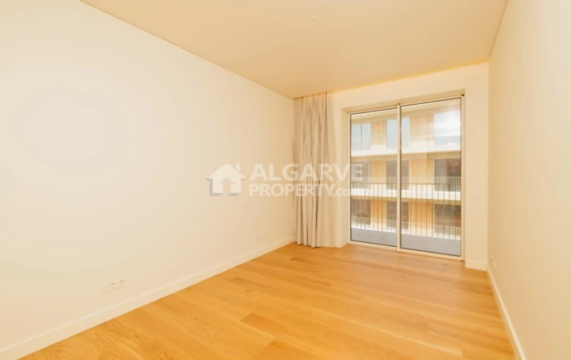 Apartamento T3 para Venda em Quarteira Foto 8