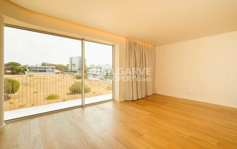 Apartamento T3 para Venda em Quarteira Foto 6