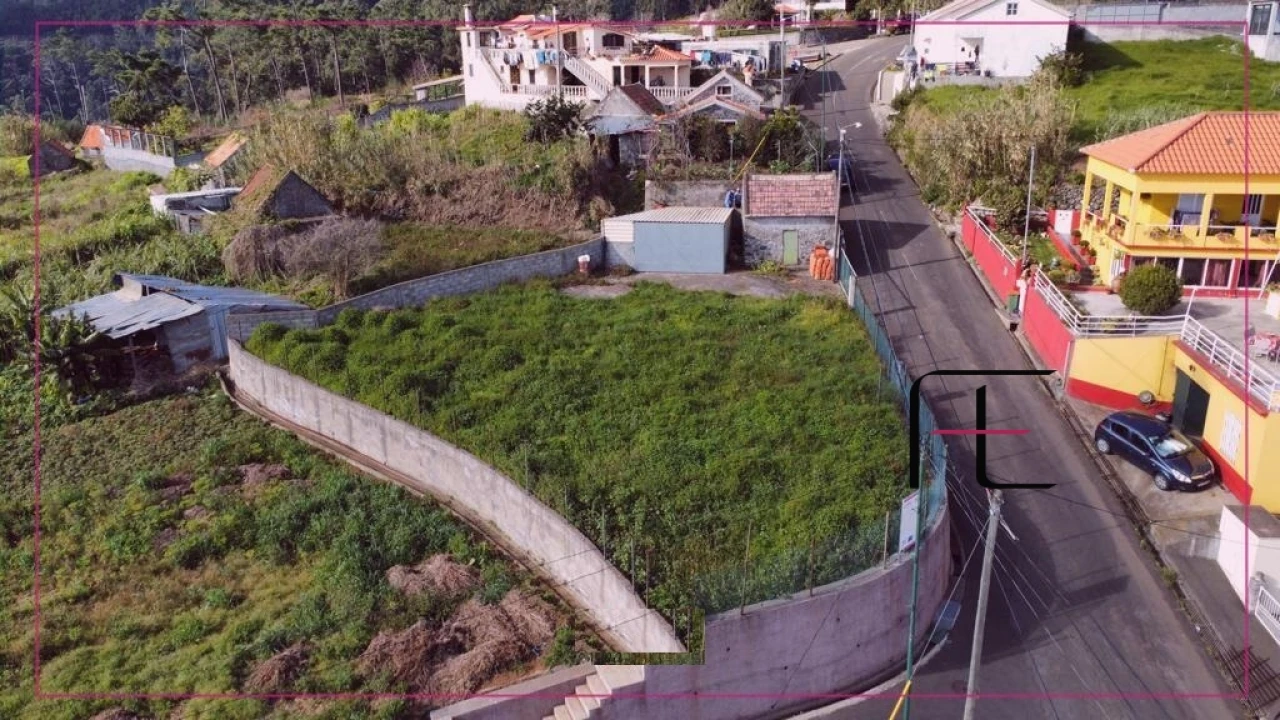 Terreno para Venda em Canhas Foto 1