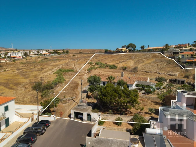 Moradia T4 para Venda em Porto Santo Foto 2