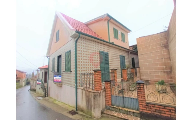 Moradia T3 para Venda em Cristoval Foto 1